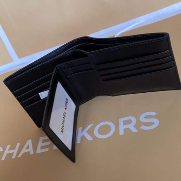 Michael Kors Men`s Cooper Pebbled Leather Billfold Wallet With Passcase - Picture 2 of 16